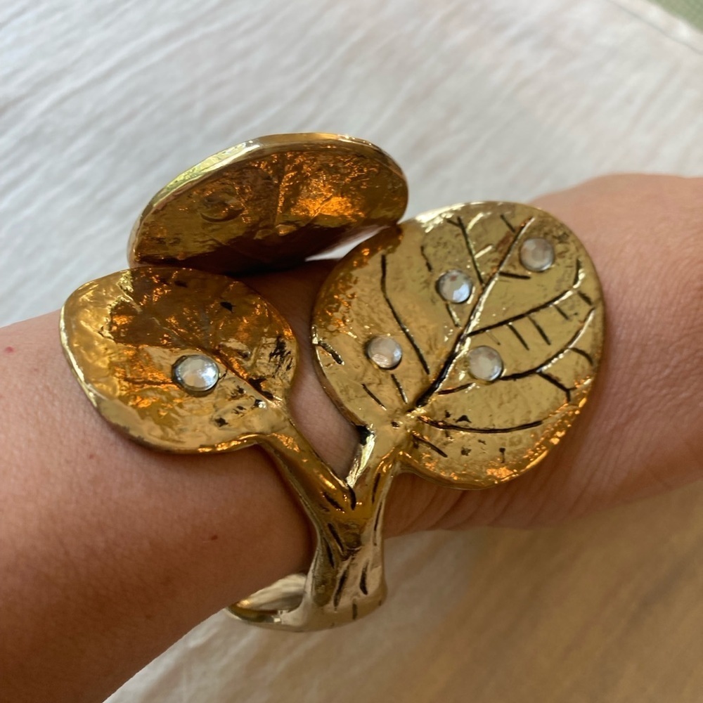 Chunky Statement Leaves Hinged‎ Bangle Bracelet